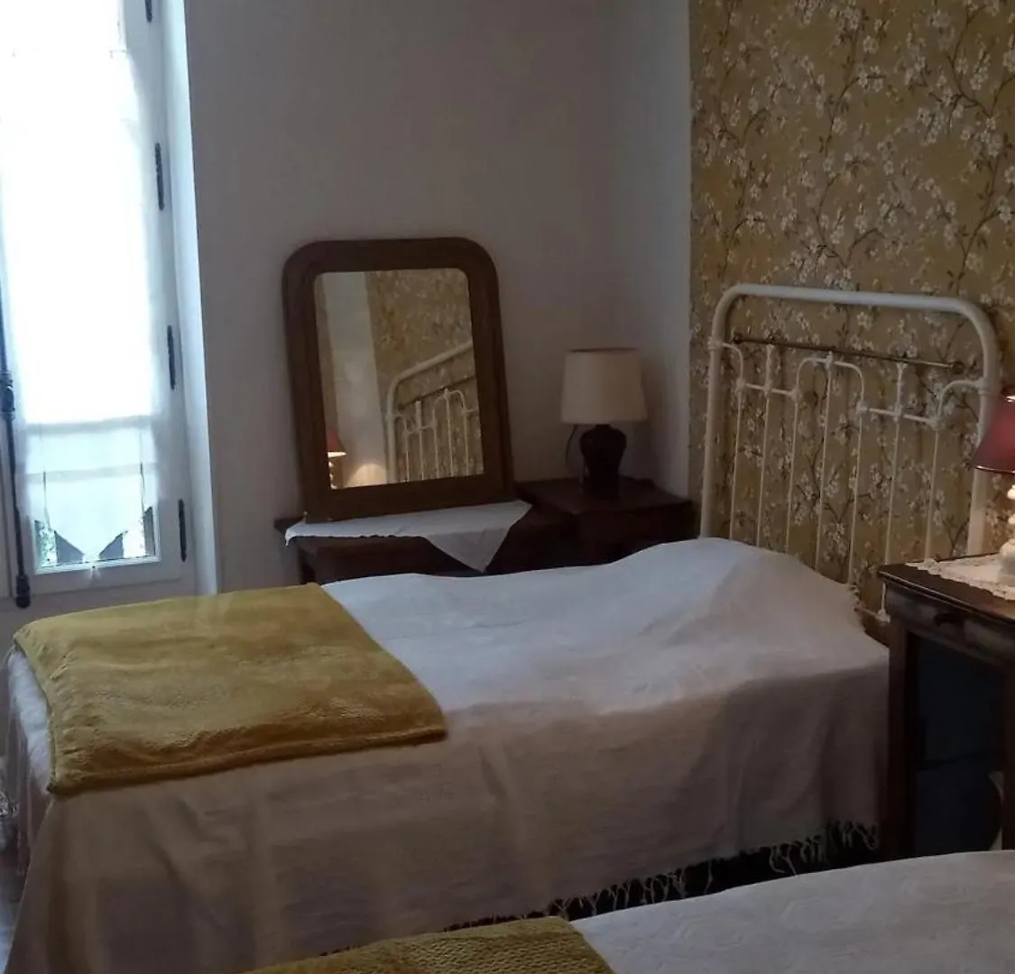 Дом отдыха Maison Spacieuse A Vic-Fezensac Avec Jardin