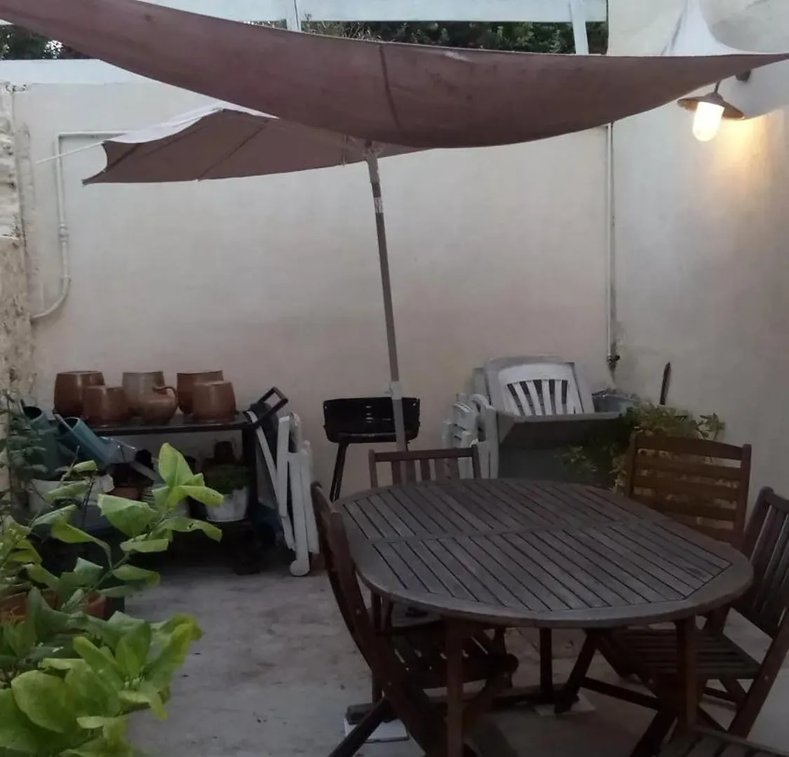 Maison Spacieuse A Vic-Fezensac Avec Jardin Дом отдыха